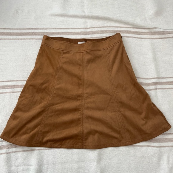 Loft Faux Suede Flippy Skirt - Color: Brown/Camel, Size: 4 - Picture 3 of 4
